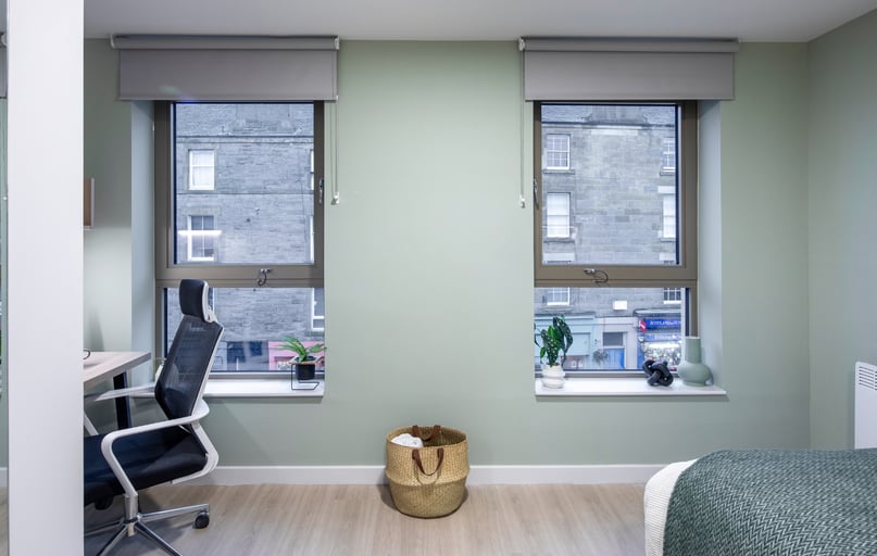 Deluxe Plus En Suite, Norton Student Living, 11 Montrose Terrace, Abbeyhill, Edinburgh - Image 1